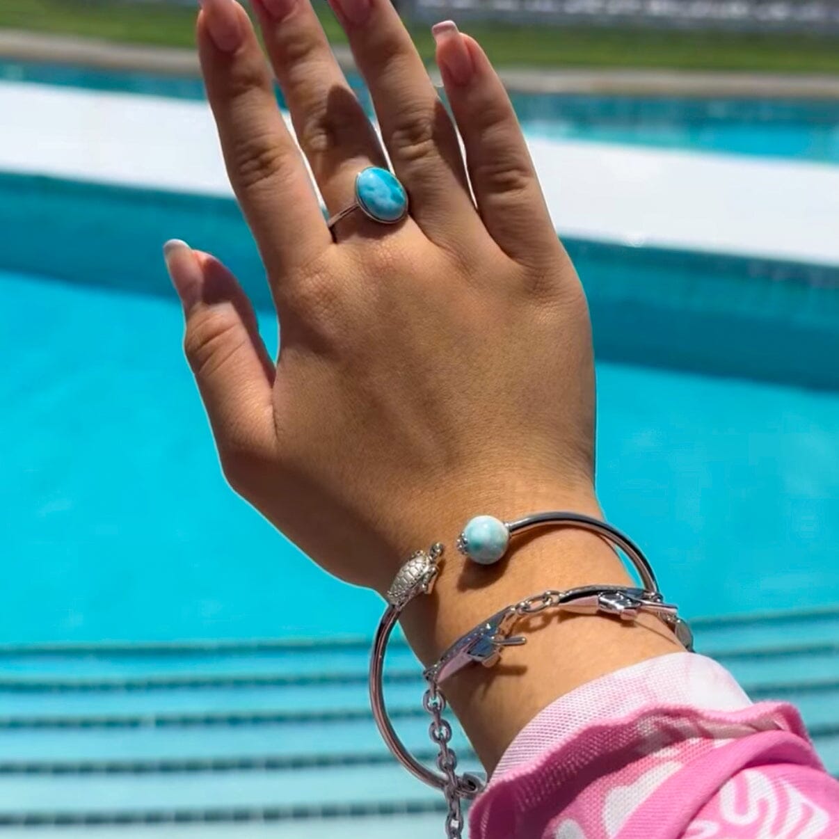 Bangles Capsules Styling Engraved Hawaiian Heirloom Bangles to Elevate Your Outfit ...