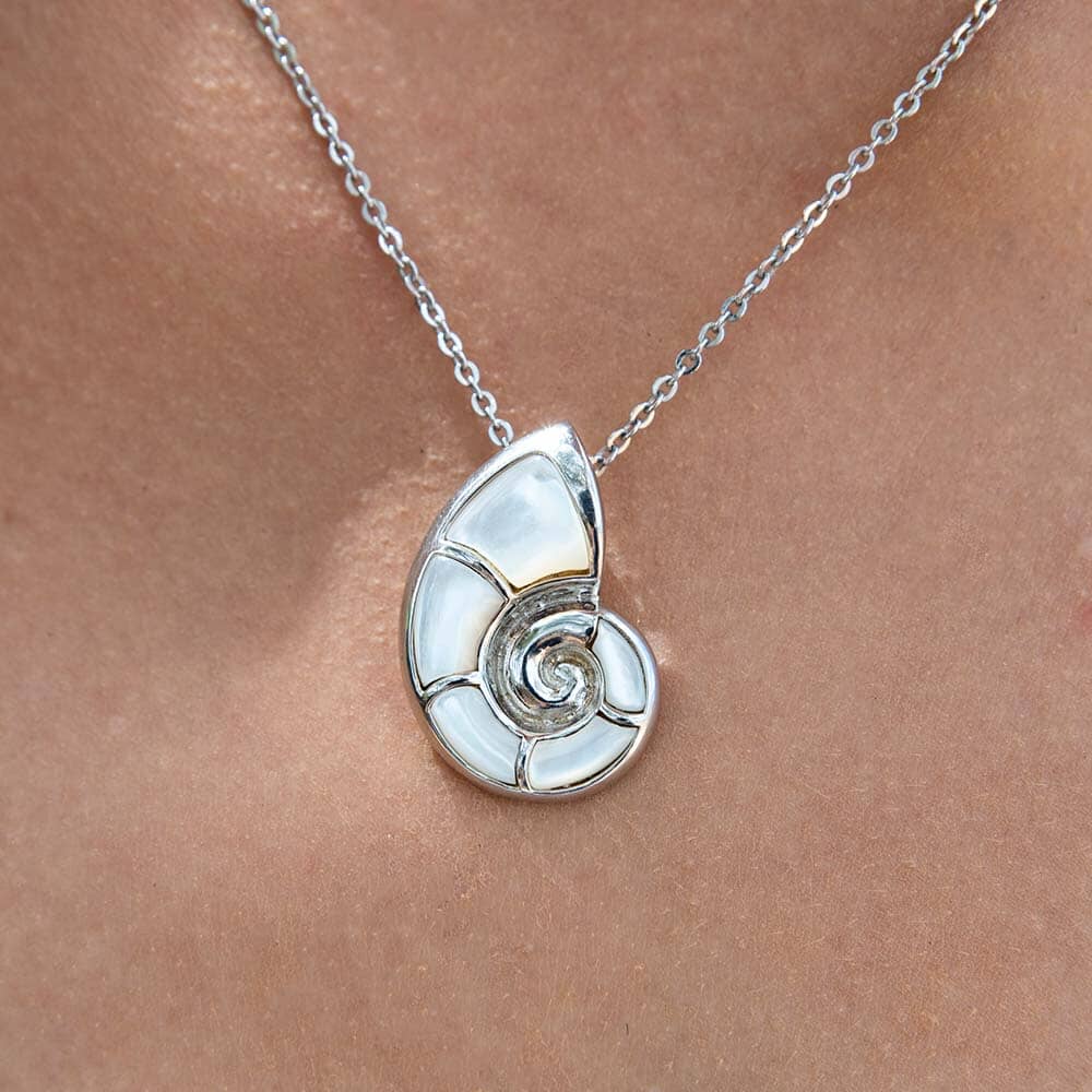 Black & White: Which Mother of Pearl is for You?