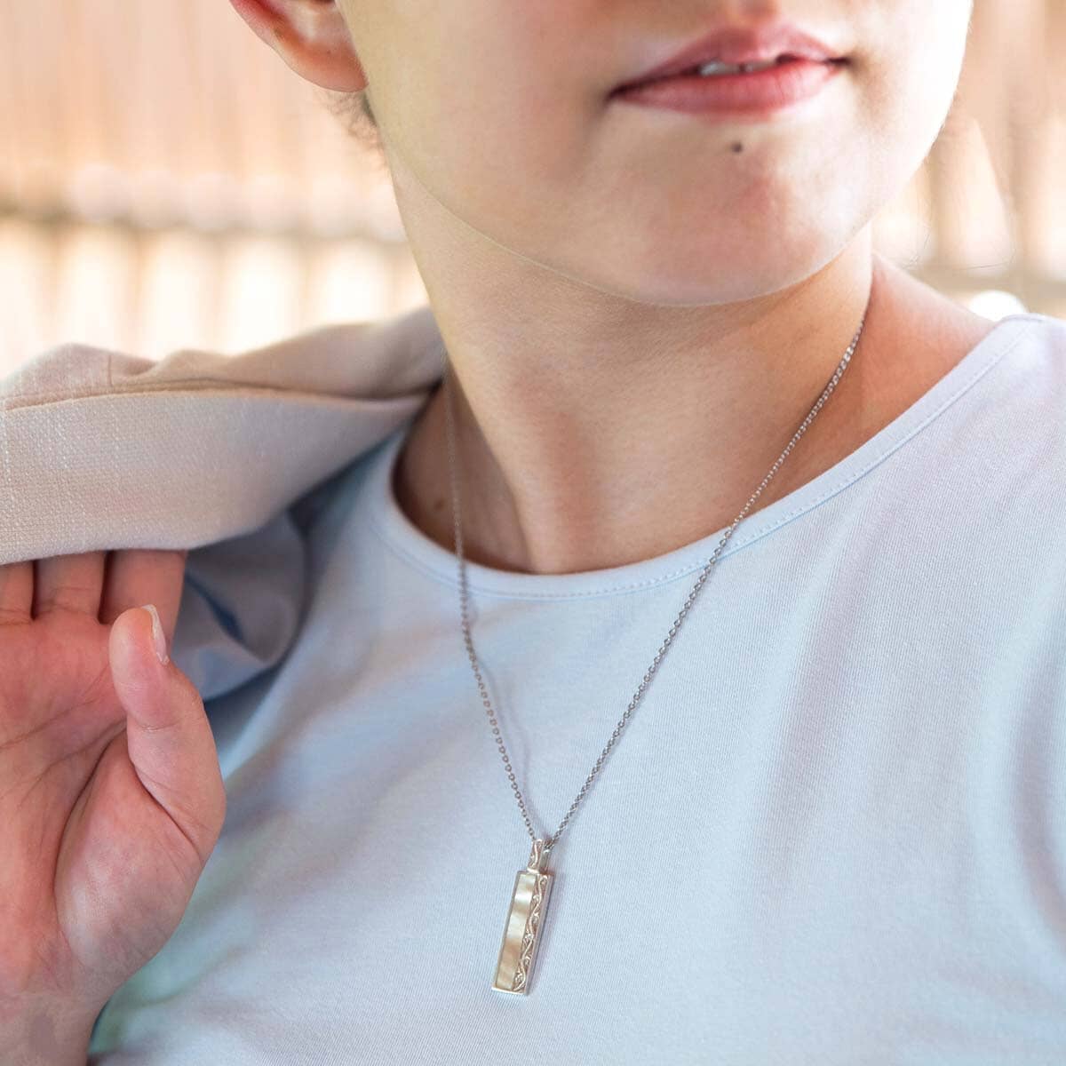 Effortlessly Chic: Our Favorite Ways to Style Mother of Pearl Jewelry