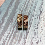 The picture shows a 14K yellow and rose gold sea turtle ring with half a sea turtle engraving.