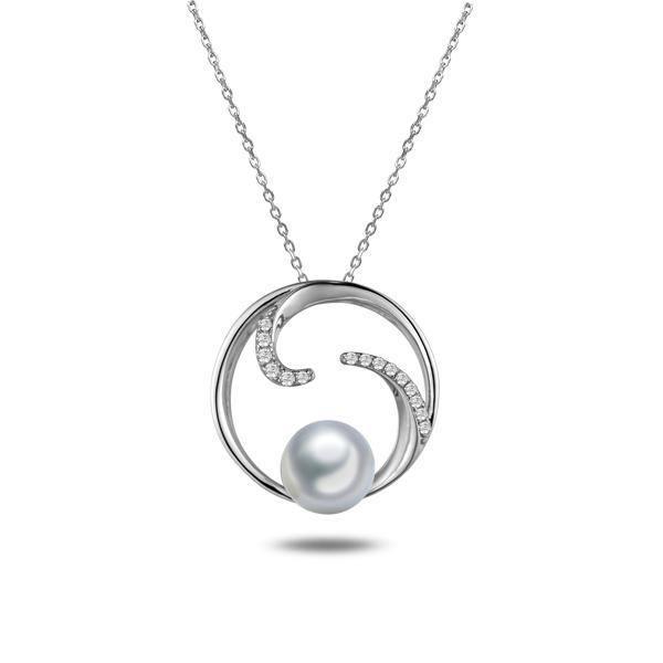 In this photo there is a white gold circle pendant with diamonds and one white Akoya pearl.
