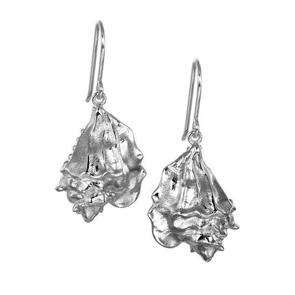 The picture shows a pair of 925 sterling silver conch shell earrings.
